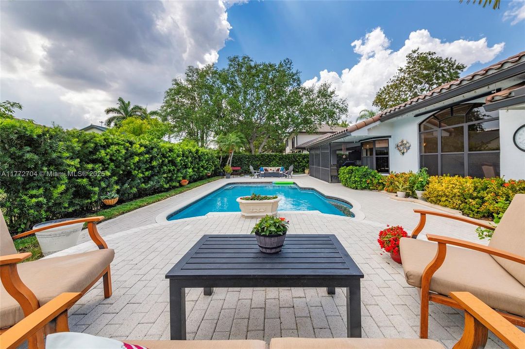 Recently Sold: $840,000 (3 beds, 2 baths, 2365 Square Feet)
