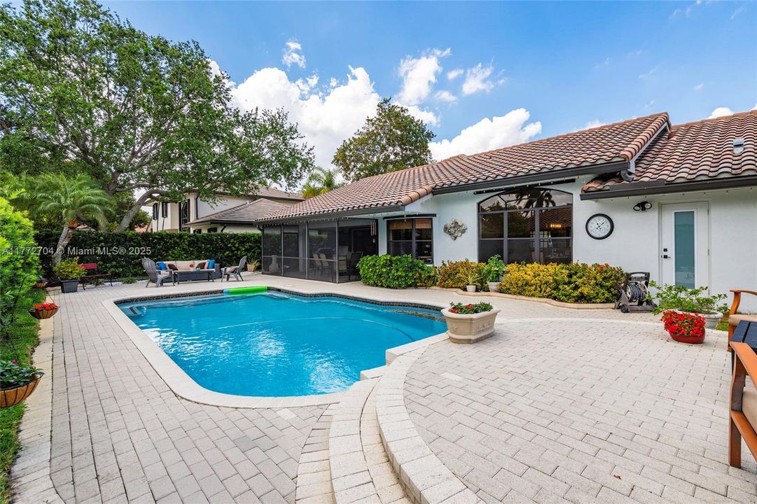 Recently Sold: $840,000 (3 beds, 2 baths, 2365 Square Feet)