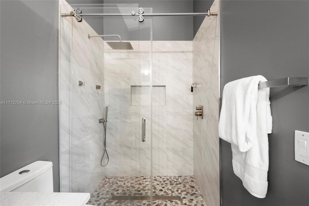 Recently Sold: $840,000 (3 beds, 2 baths, 2365 Square Feet)