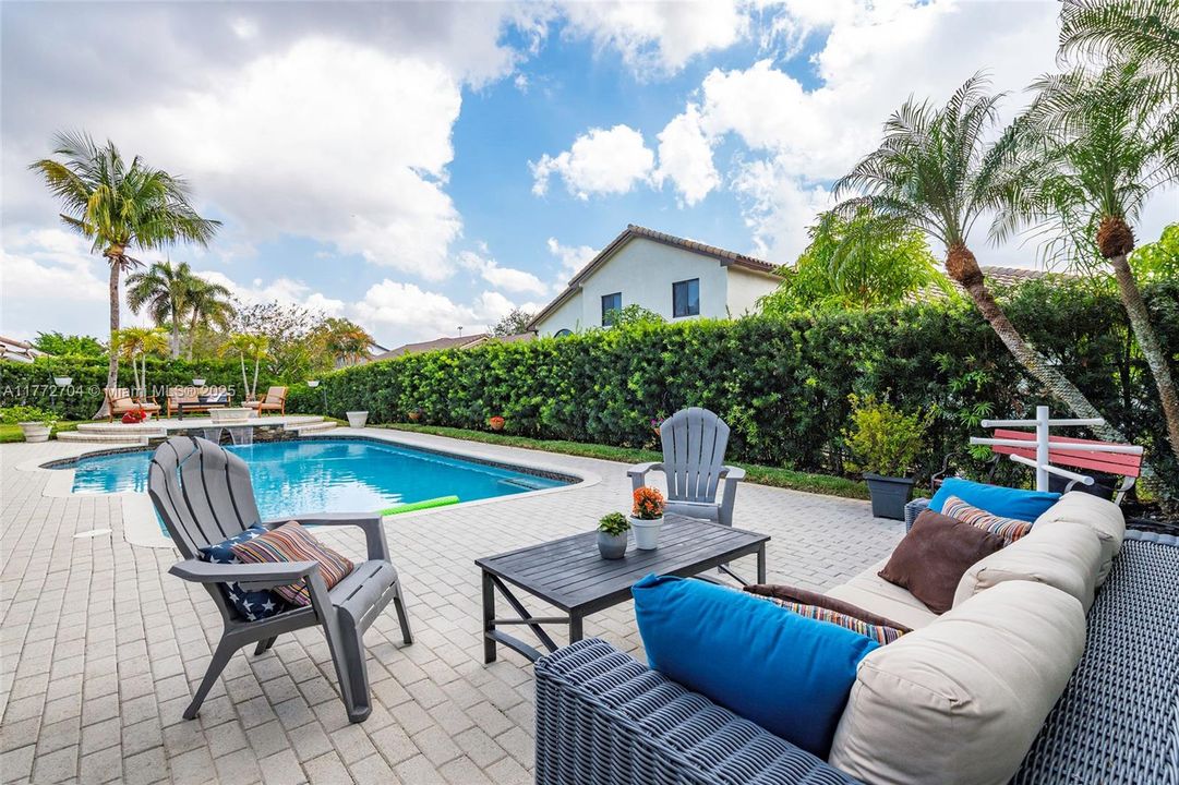 Recently Sold: $840,000 (3 beds, 2 baths, 2365 Square Feet)