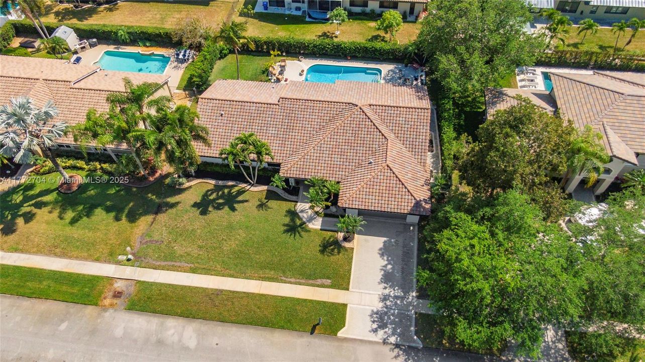 Recently Sold: $840,000 (3 beds, 2 baths, 2365 Square Feet)