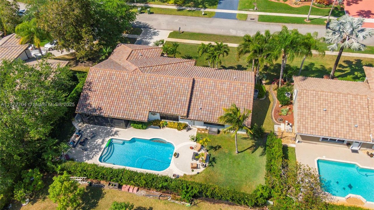 Recently Sold: $840,000 (3 beds, 2 baths, 2365 Square Feet)