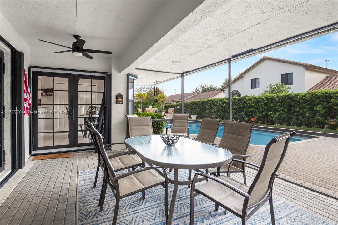 Recently Sold: $840,000 (3 beds, 2 baths, 2365 Square Feet)