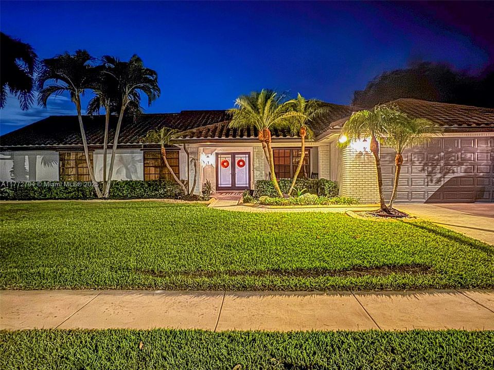 Recently Sold: $840,000 (3 beds, 2 baths, 2365 Square Feet)