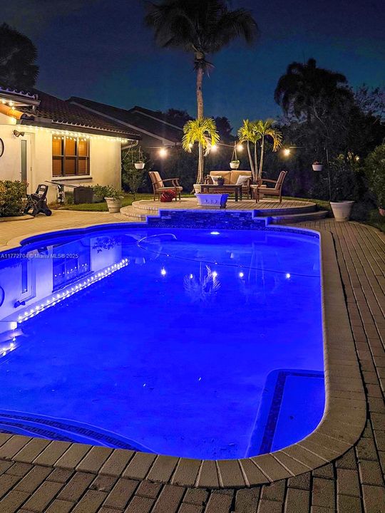 Recently Sold: $840,000 (3 beds, 2 baths, 2365 Square Feet)