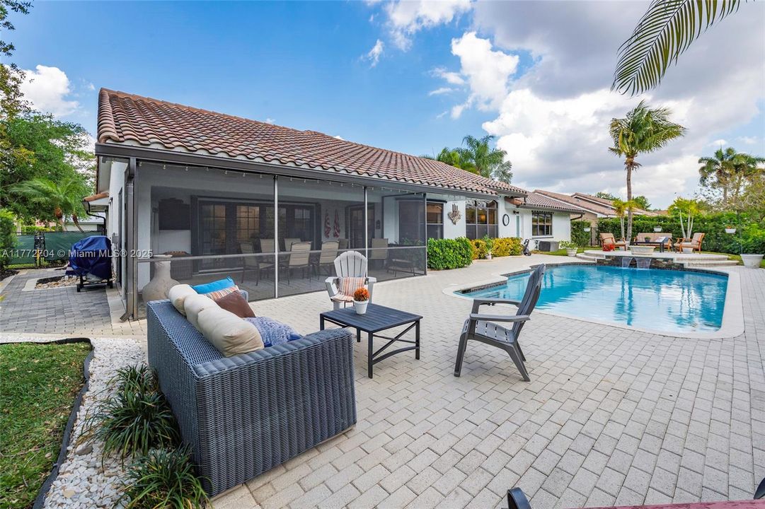 Recently Sold: $840,000 (3 beds, 2 baths, 2365 Square Feet)