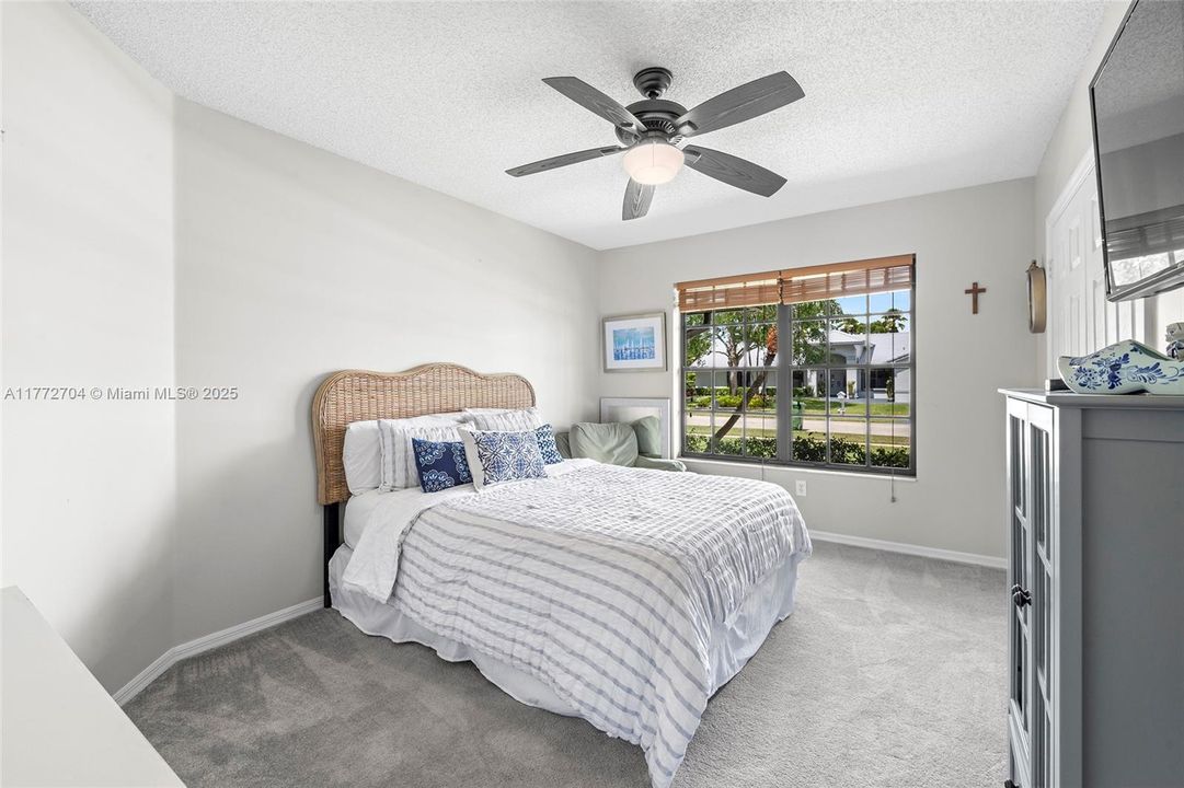 Recently Sold: $840,000 (3 beds, 2 baths, 2365 Square Feet)