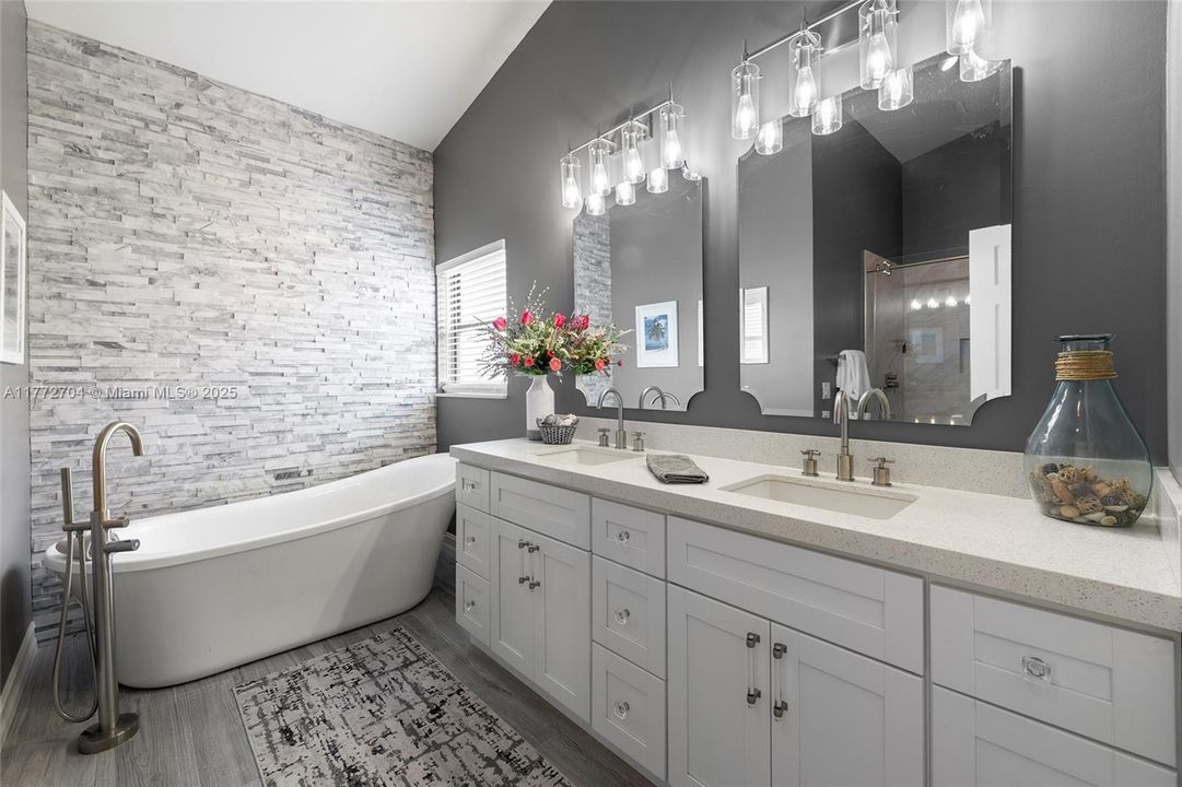 Recently Sold: $840,000 (3 beds, 2 baths, 2365 Square Feet)