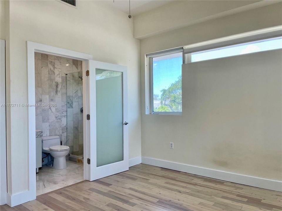 Recently Rented: $3,200 (1 beds, 1 baths, 1068 Square Feet)