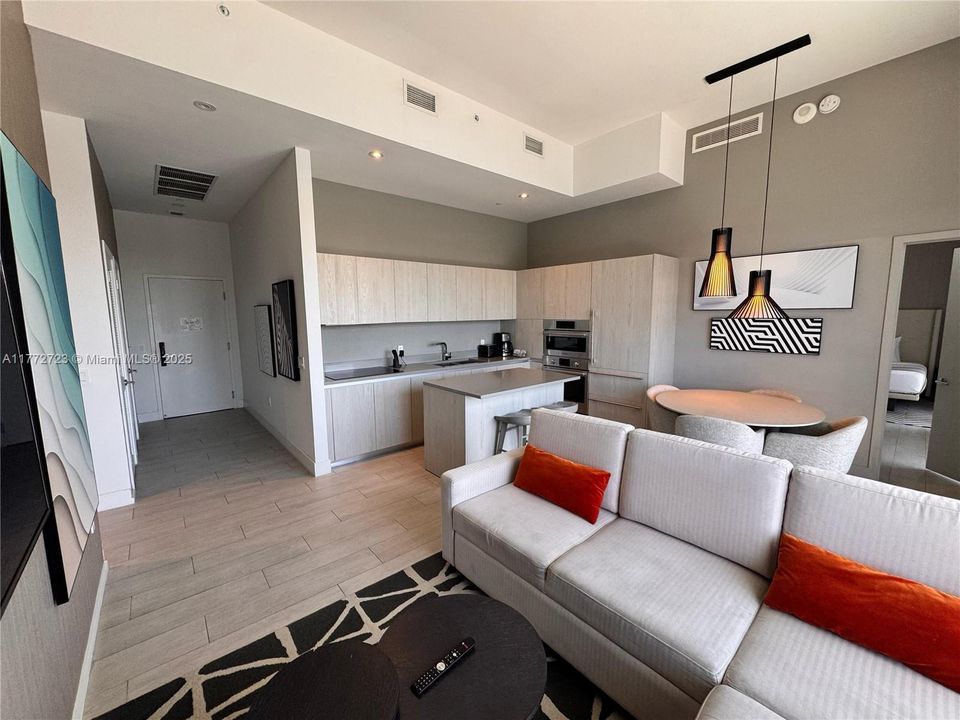 En Venta: $849,000 (3 camas, 2 baños, 1122 Pies cuadrados)