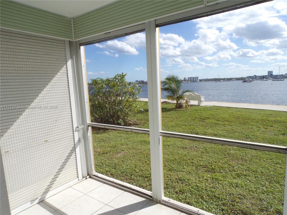 待售: $190,000 (1 贝兹, 1 浴室, 768 平方英尺)