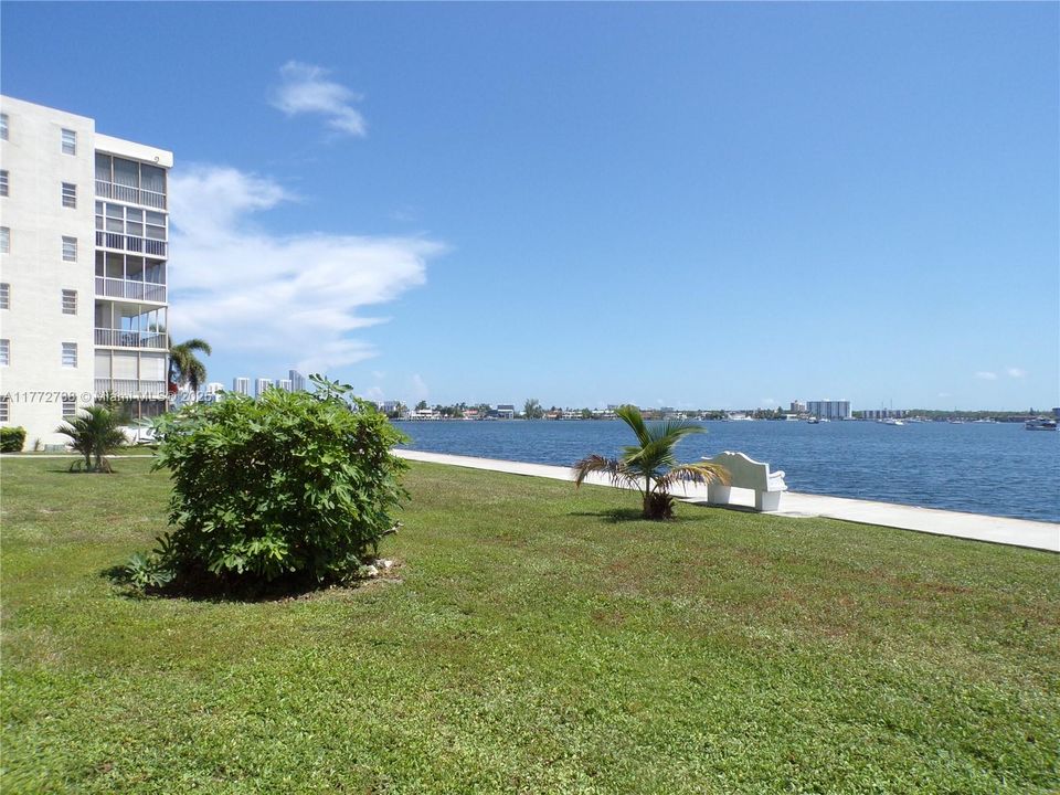 待售: $190,000 (1 贝兹, 1 浴室, 768 平方英尺)