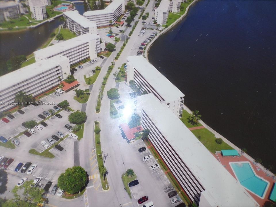 待售: $190,000 (1 贝兹, 1 浴室, 768 平方英尺)