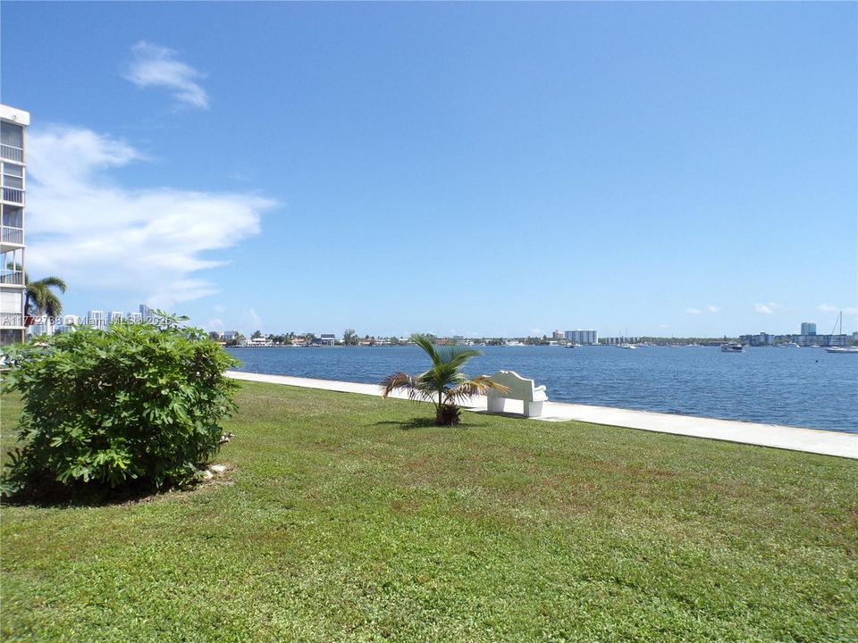 待售: $190,000 (1 贝兹, 1 浴室, 768 平方英尺)