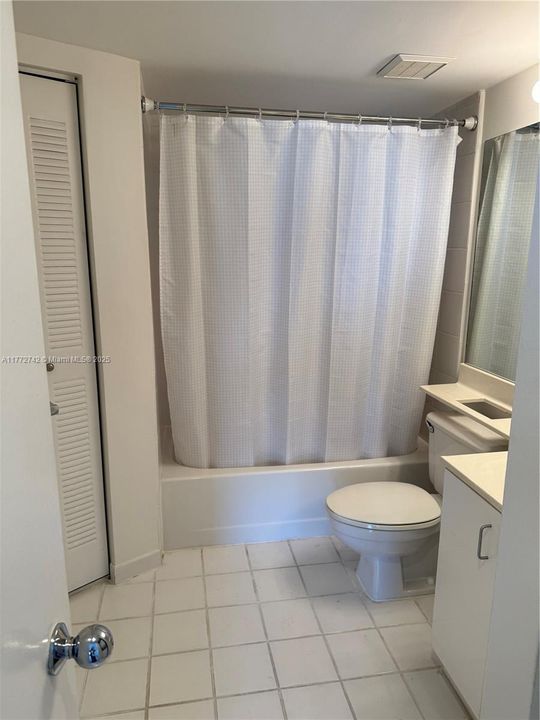 Recently Rented: $2,300 (1 beds, 2 baths, 990 Square Feet)