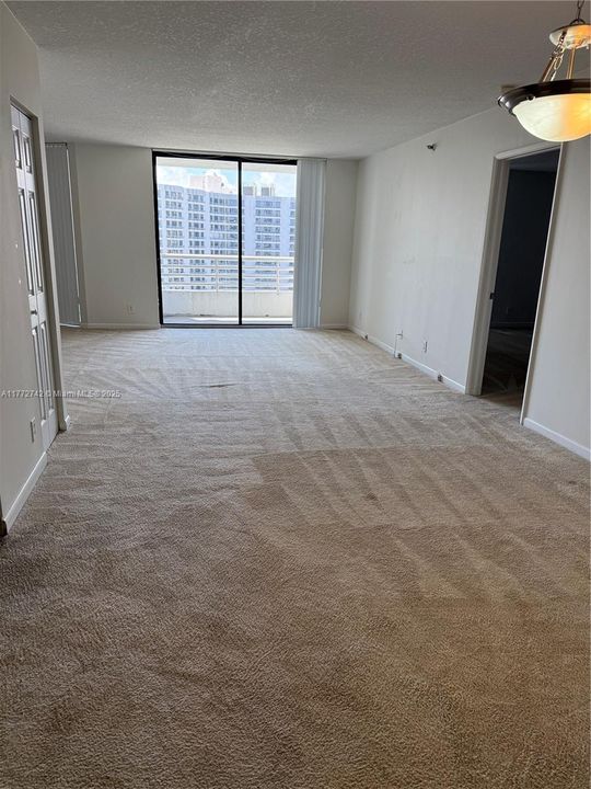 Recently Rented: $2,300 (1 beds, 2 baths, 990 Square Feet)