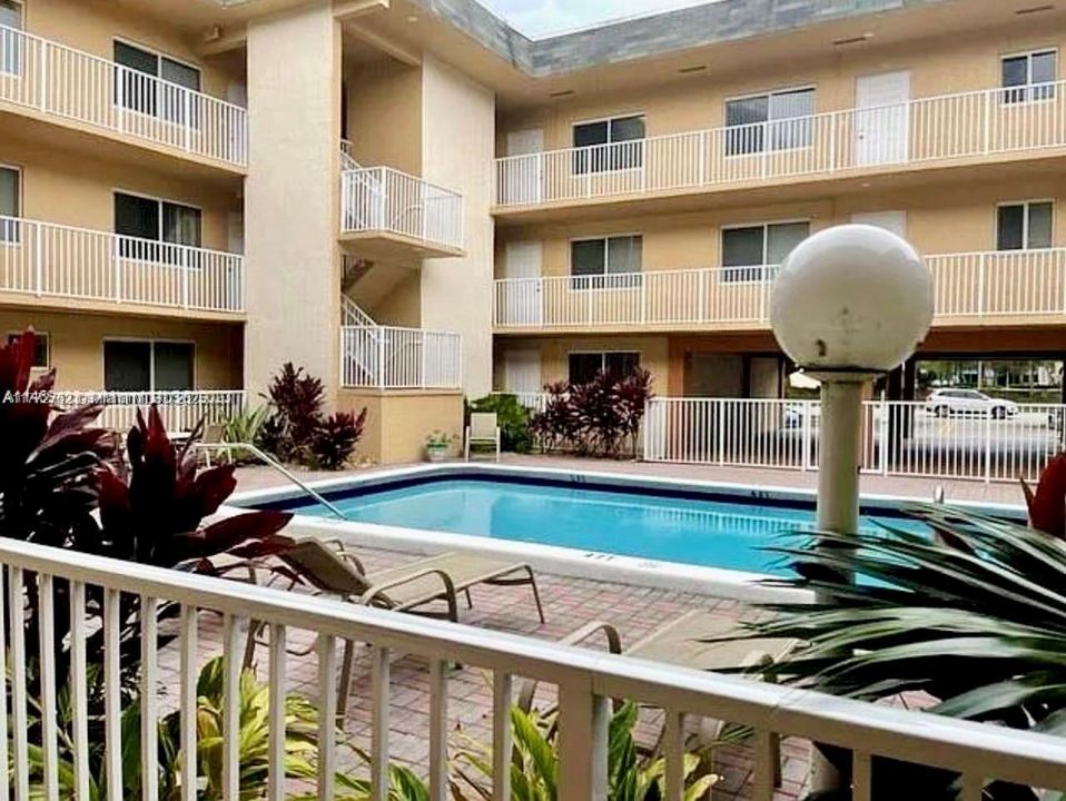 Recently Rented: $1,550 (1 beds, 1 baths, 689 Square Feet)