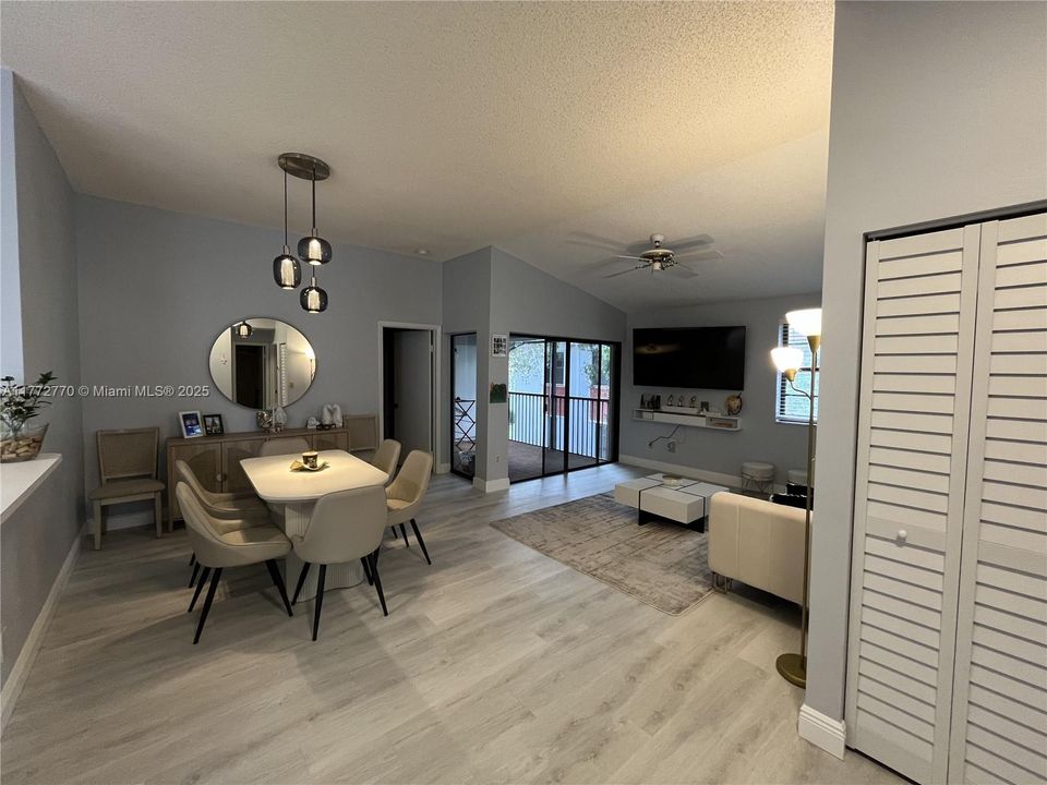 Recientemente alquilado: $2,350 (2 camas, 2 baños, 1000 Pies cuadrados)