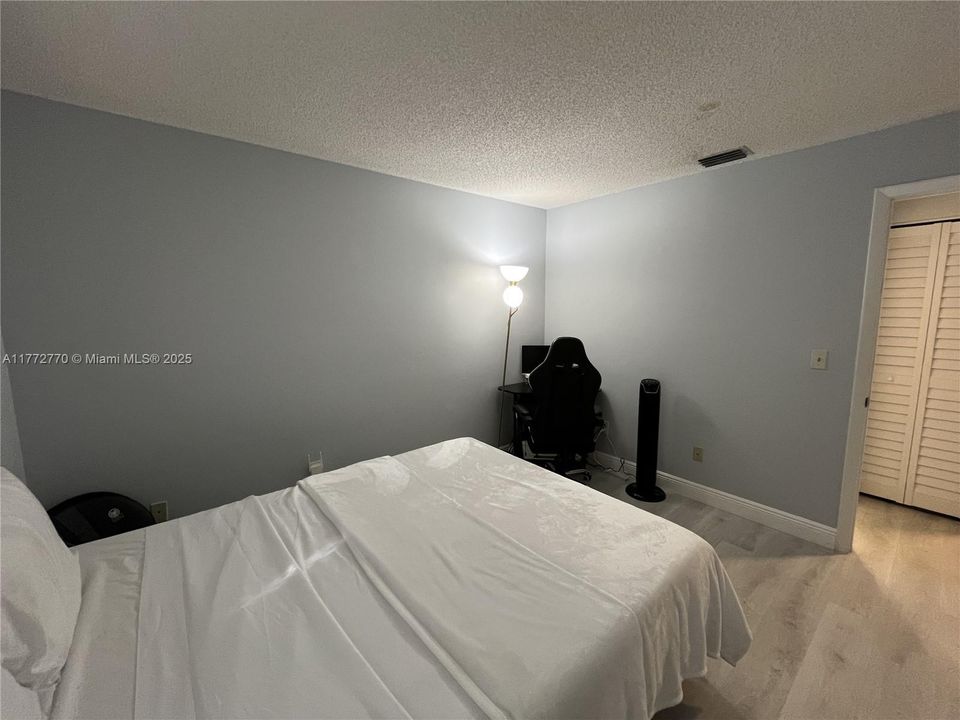 Recientemente alquilado: $2,350 (2 camas, 2 baños, 1000 Pies cuadrados)