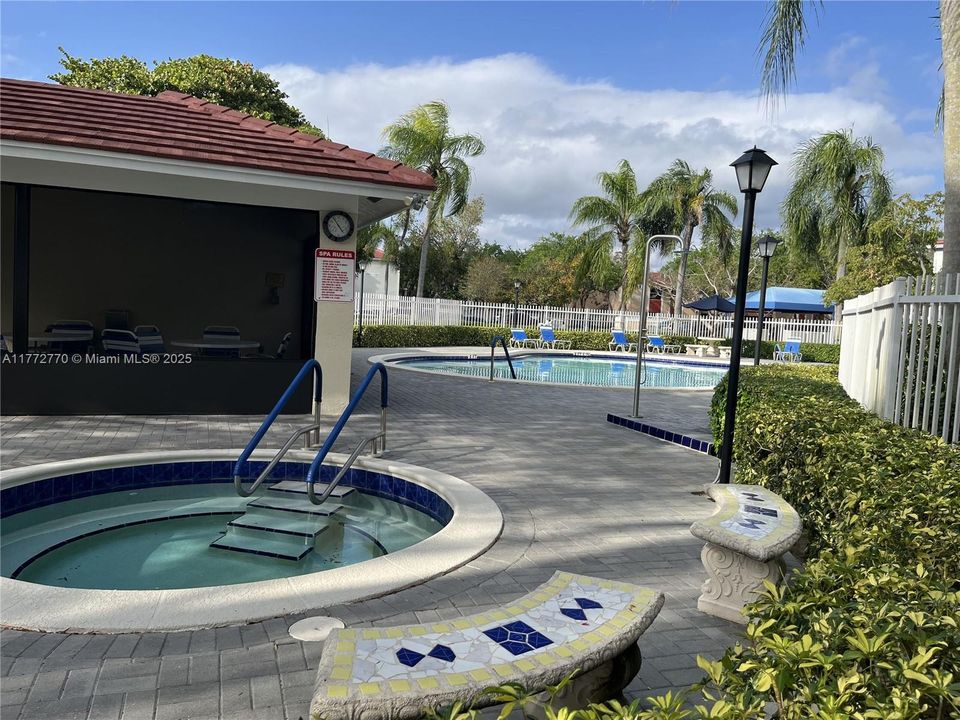 Recientemente alquilado: $2,350 (2 camas, 2 baños, 1000 Pies cuadrados)