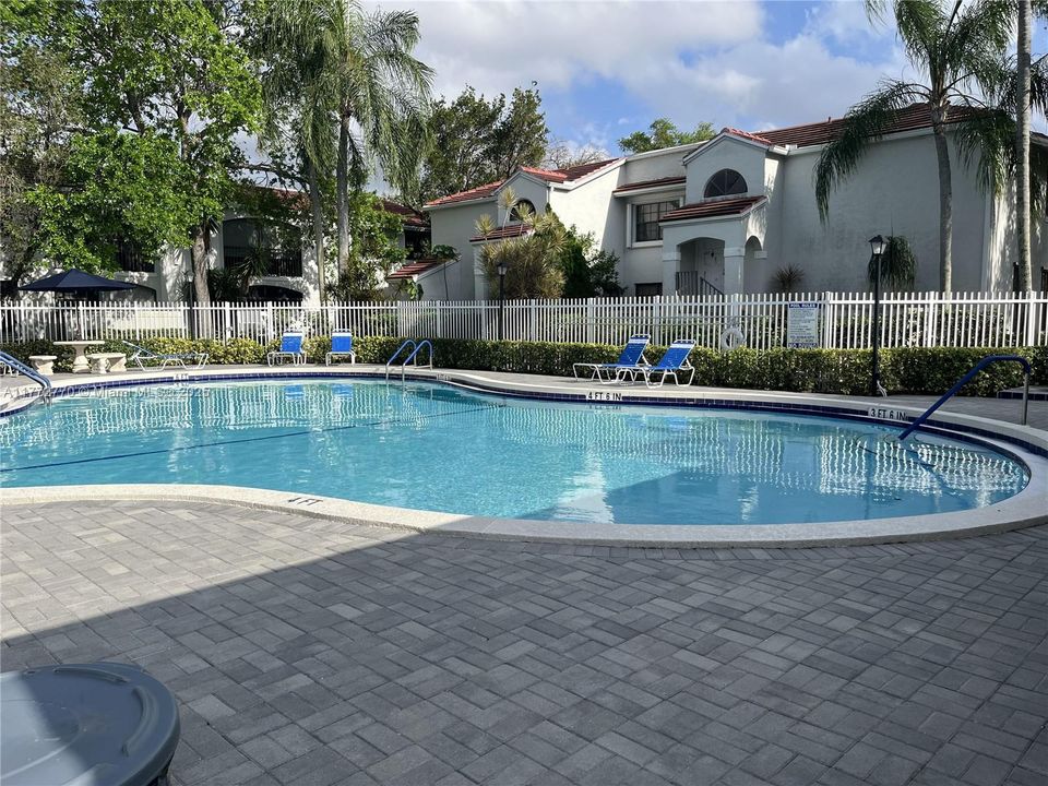 Recientemente alquilado: $2,350 (2 camas, 2 baños, 1000 Pies cuadrados)