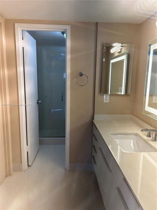 Recently Sold: $675,000 (2 beds, 2 baths, 1031 Square Feet)