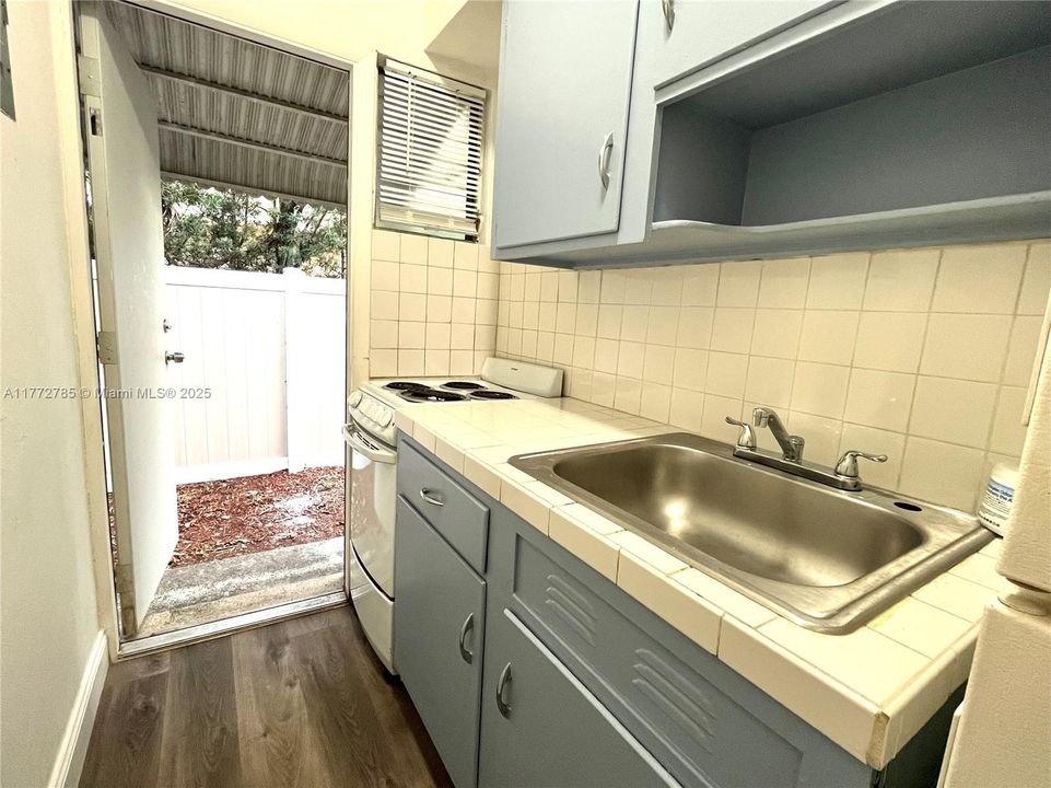 Recientemente alquilado: $1,495 (1 camas, 1 baños, 600 Pies cuadrados)