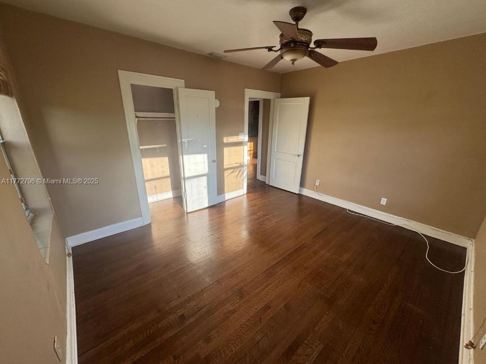 Recently Rented: $2,200 (2 beds, 1 baths, 916 Square Feet)