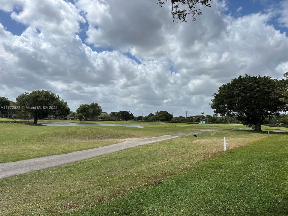 Recientemente alquilado: $1,800 (2 camas, 2 baños, 1044 Pies cuadrados)