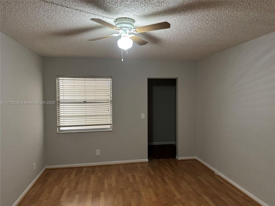 Recientemente alquilado: $1,800 (2 camas, 2 baños, 1044 Pies cuadrados)