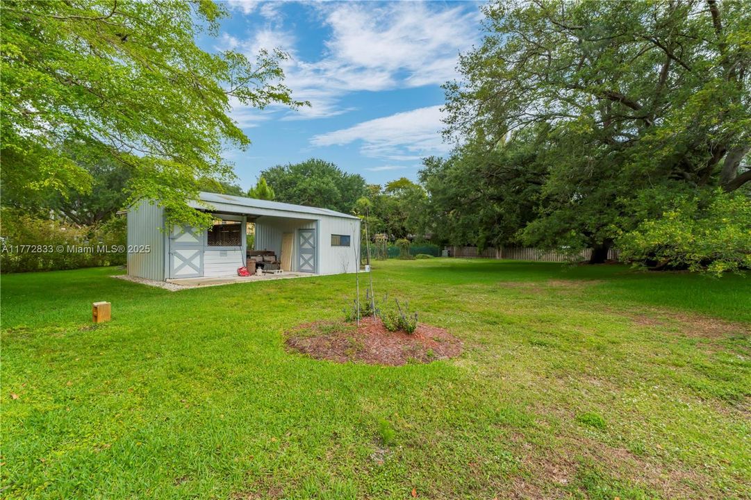 Recently Sold: $999,990 (3 beds, 2 baths, 2386 Square Feet)