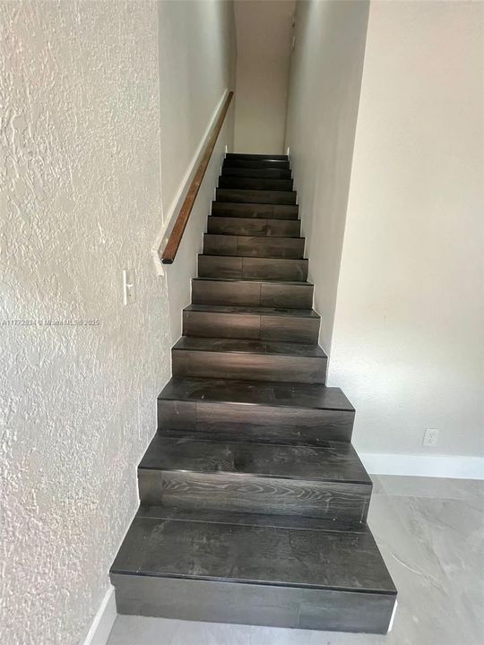 Recientemente alquilado: $2,950 (3 camas, 2 baños, 2554 Pies cuadrados)