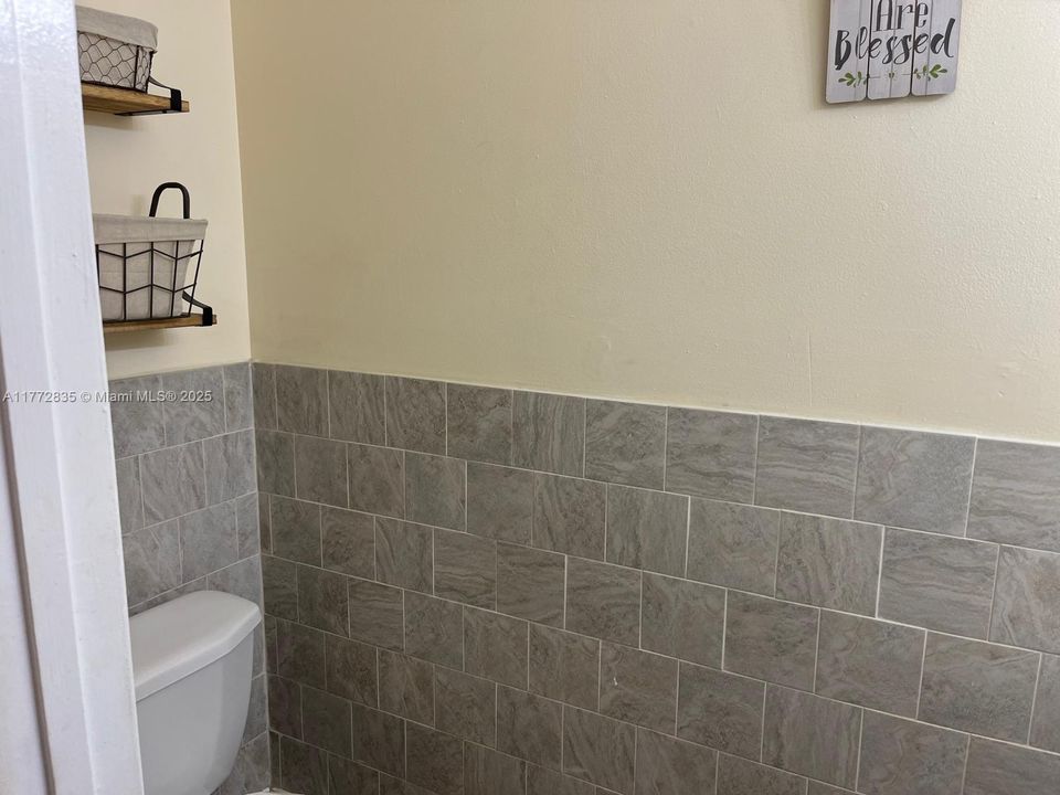 Vendido Recientemente: $300,000 (2 camas, 2 baños, 1113 Pies cuadrados)