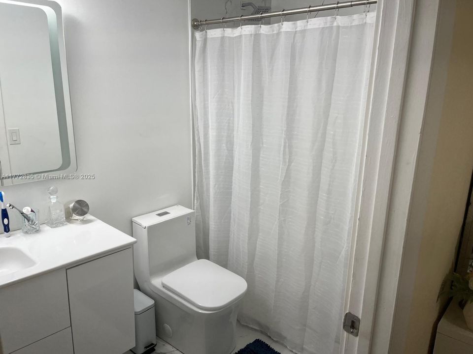 Vendido Recientemente: $300,000 (2 camas, 2 baños, 1113 Pies cuadrados)