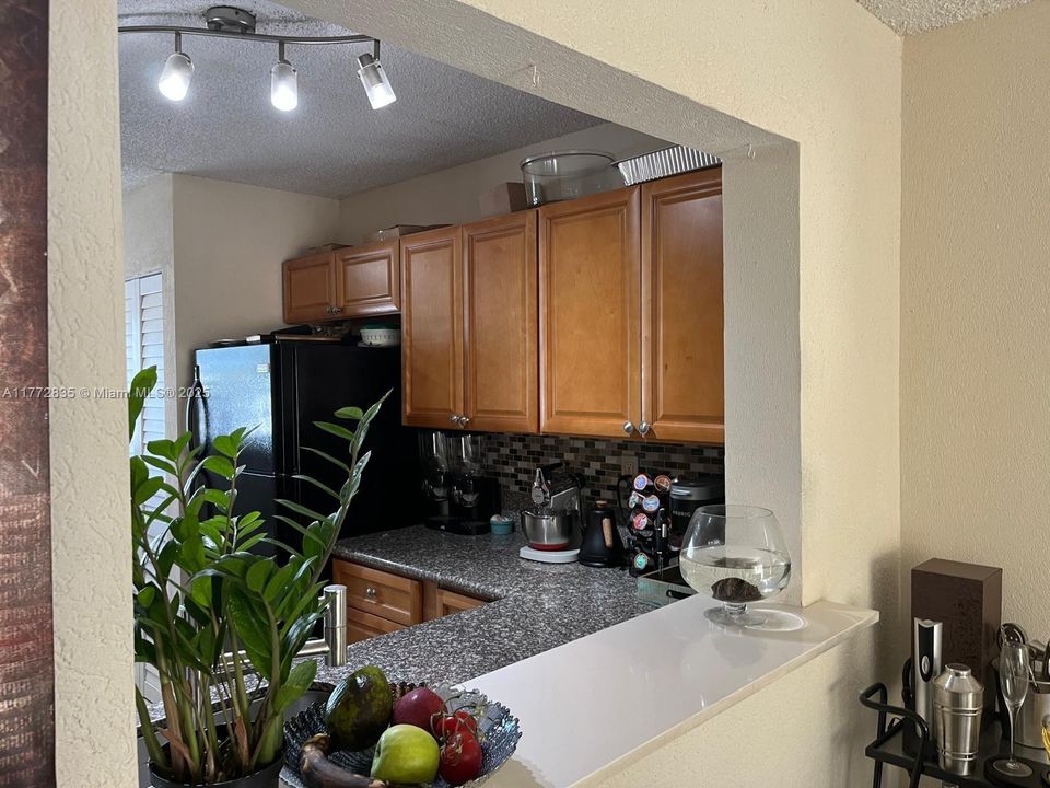 Vendido Recientemente: $300,000 (2 camas, 2 baños, 1113 Pies cuadrados)