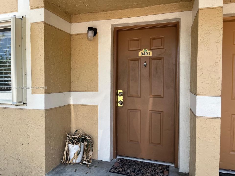 Vendido Recientemente: $300,000 (2 camas, 2 baños, 1113 Pies cuadrados)