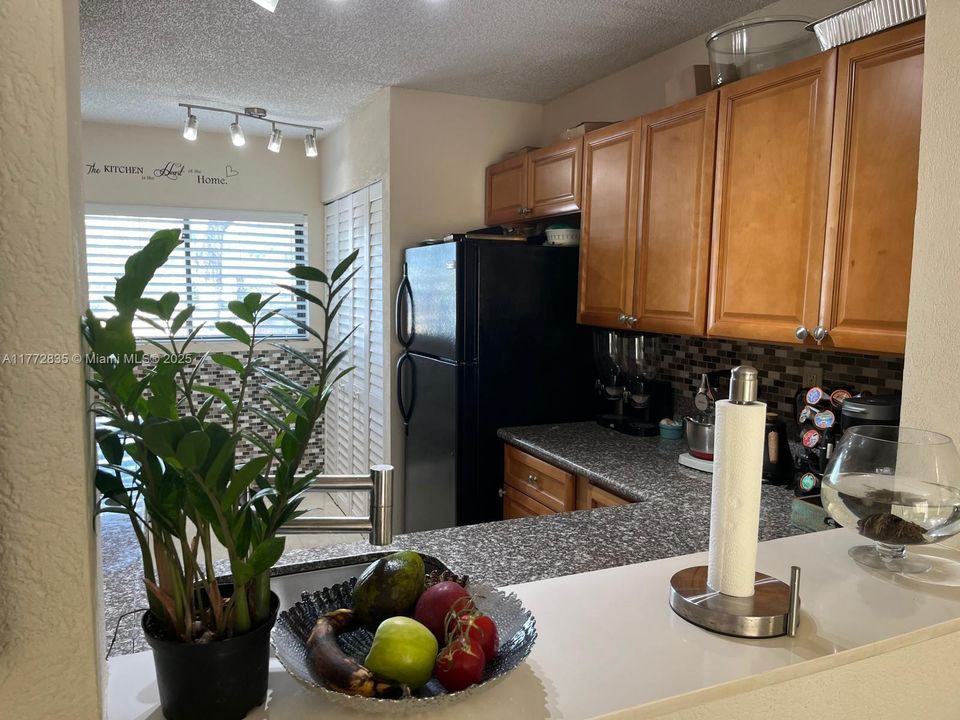 Vendido Recientemente: $300,000 (2 camas, 2 baños, 1113 Pies cuadrados)