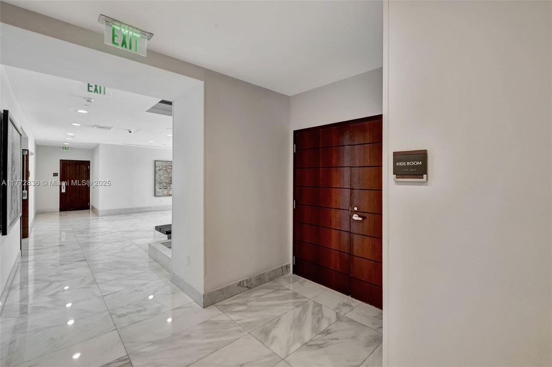 Недавно арендовано: $3,800 (1 спален, 1 ванн, 799 Квадратных фут)