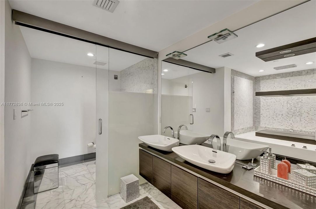 Недавно арендовано: $3,800 (1 спален, 1 ванн, 799 Квадратных фут)