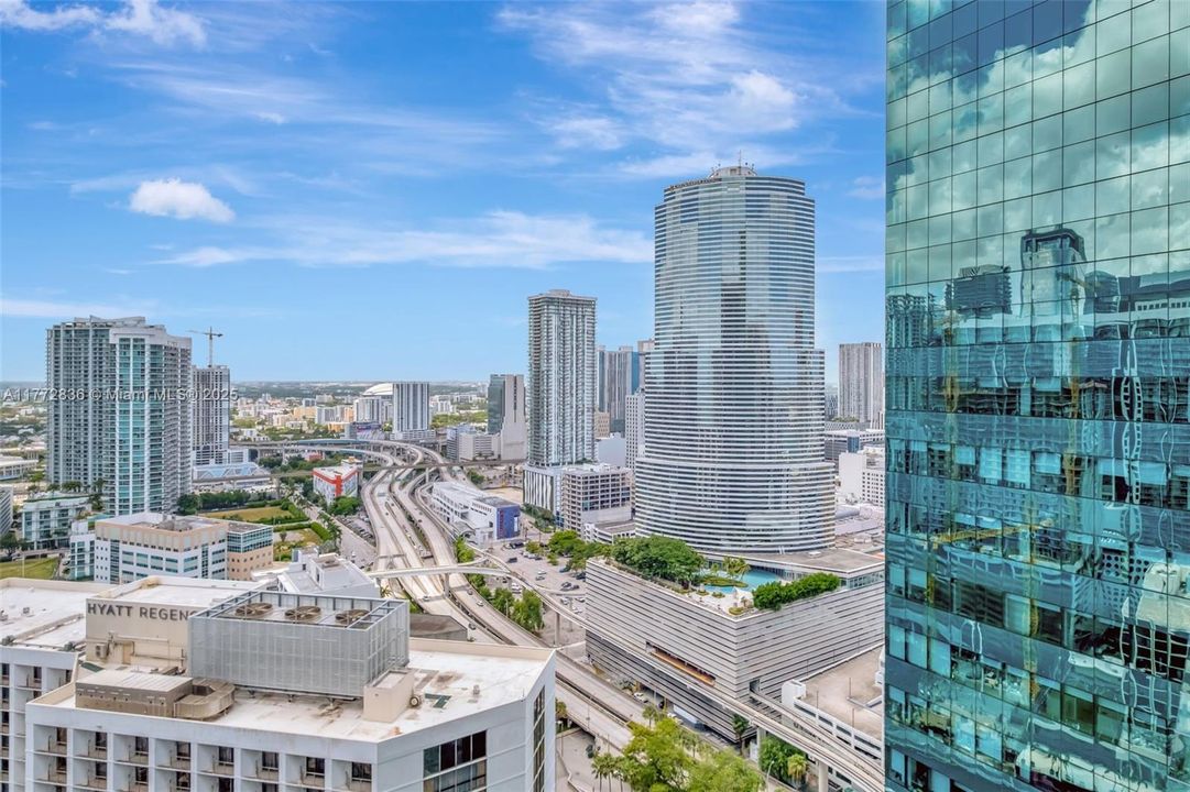 Недавно арендовано: $3,800 (1 спален, 1 ванн, 799 Квадратных фут)