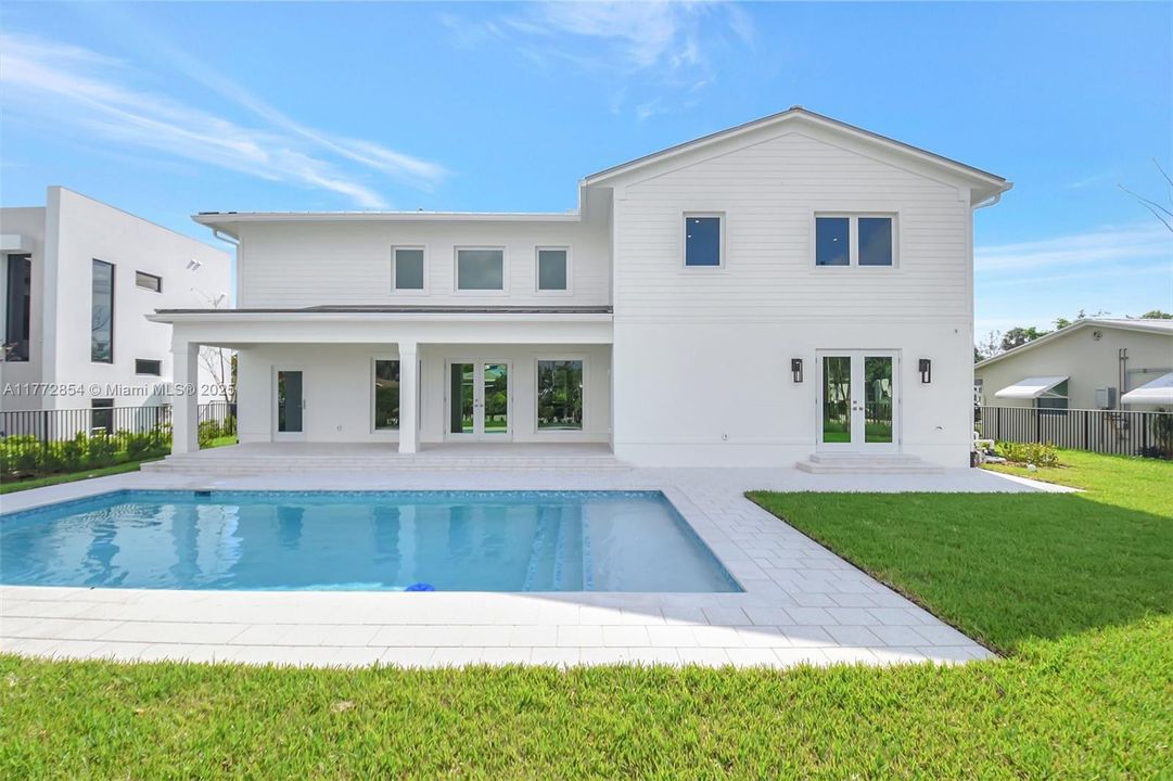 Recently Sold: $2,800,000 (4 beds, 3 baths, 3386 Square Feet)