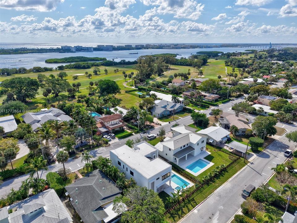 Recently Sold: $2,800,000 (4 beds, 3 baths, 3386 Square Feet)