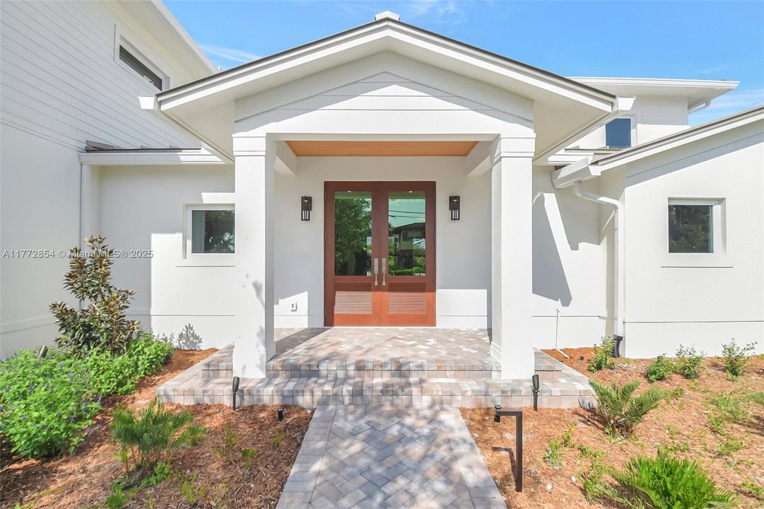 Recently Sold: $2,800,000 (4 beds, 3 baths, 3386 Square Feet)