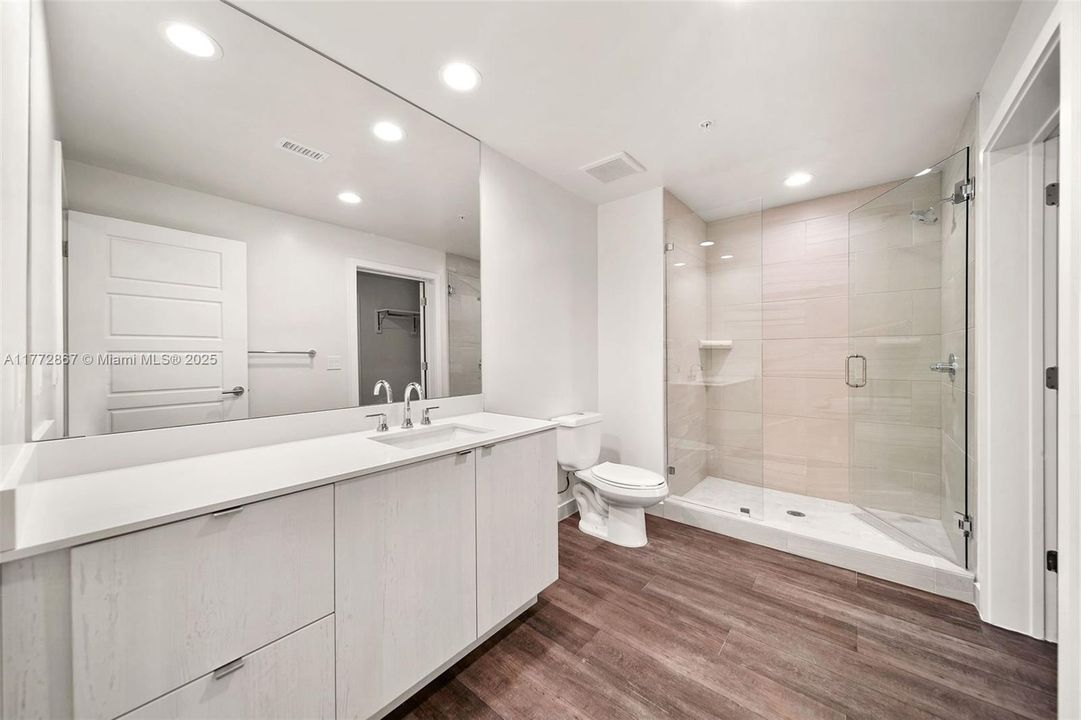 Recently Rented: $2,975 (1 beds, 1 baths, 768 Square Feet)