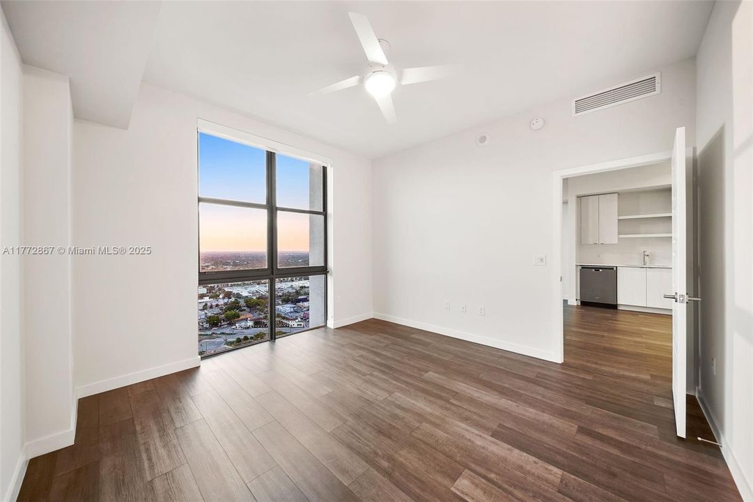 Recently Rented: $2,975 (1 beds, 1 baths, 768 Square Feet)