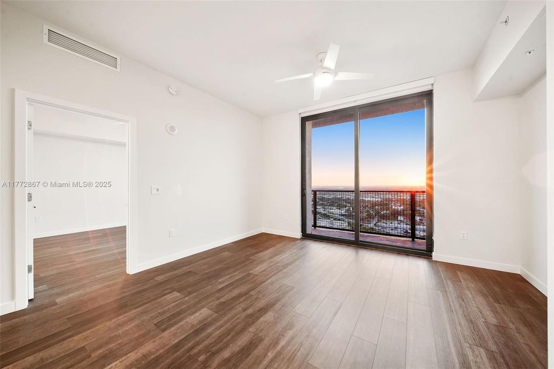 Recently Rented: $2,975 (1 beds, 1 baths, 768 Square Feet)