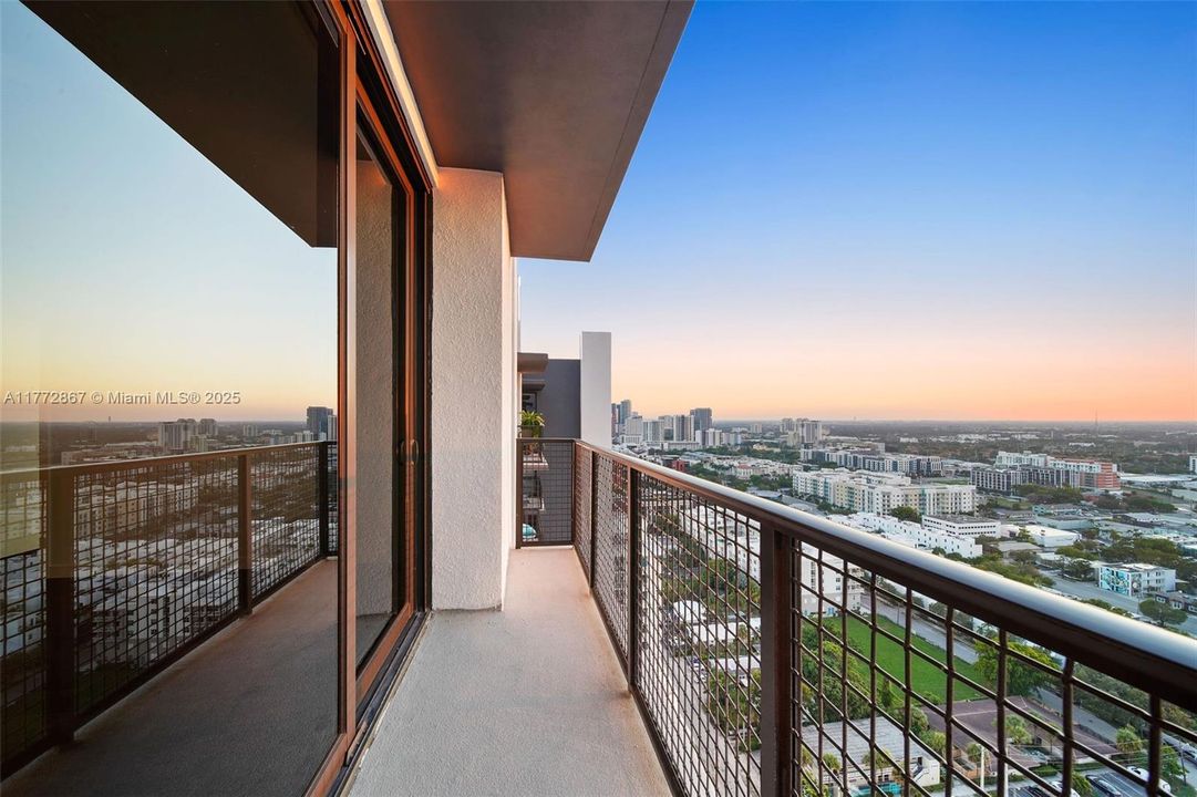 Recently Rented: $2,975 (1 beds, 1 baths, 768 Square Feet)