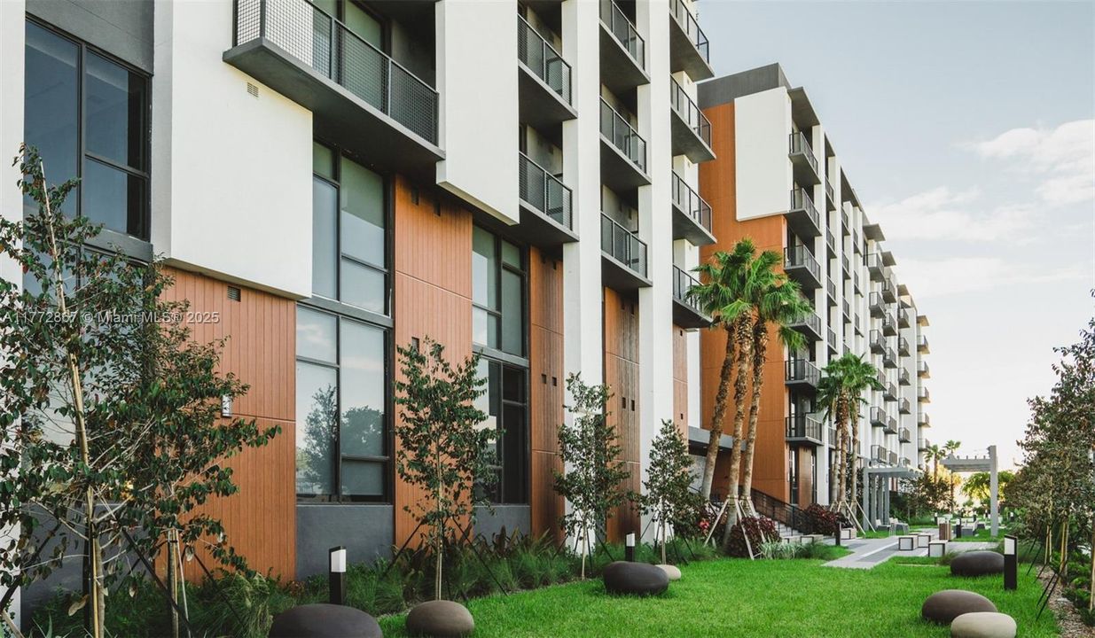 Recently Rented: $2,975 (1 beds, 1 baths, 768 Square Feet)