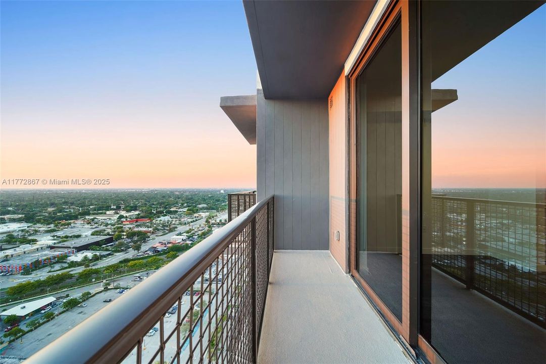 Recently Rented: $2,975 (1 beds, 1 baths, 768 Square Feet)