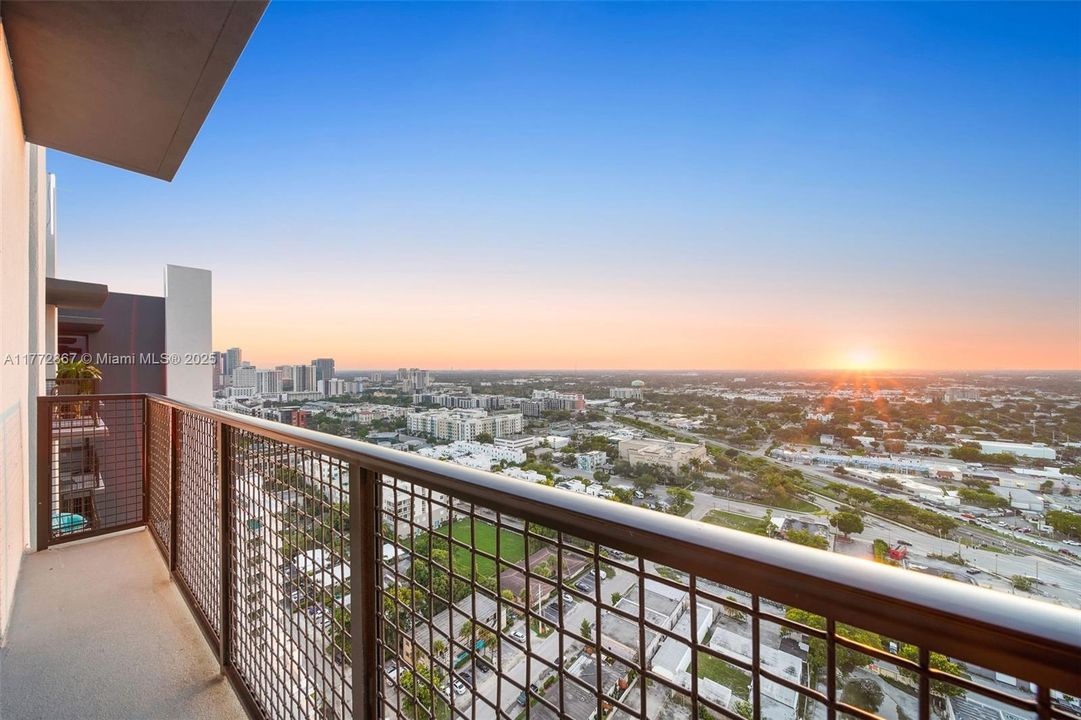 Recently Rented: $2,975 (1 beds, 1 baths, 768 Square Feet)